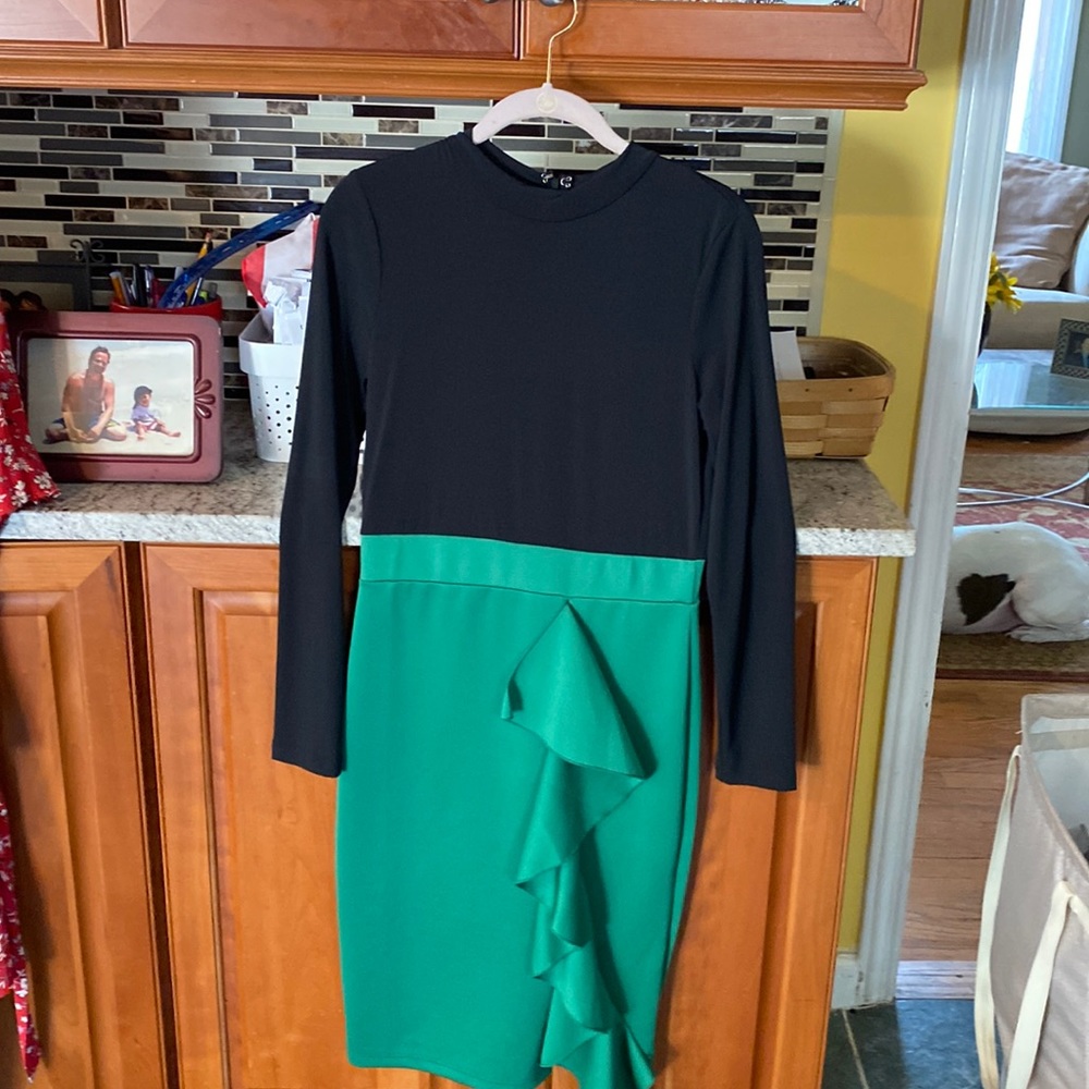 Black top/ emerald green bottom never worn
